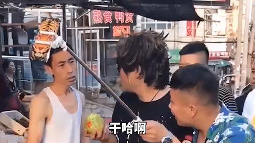 网红吃瓜胖子图片高清壁纸