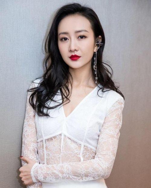 王鸥爆料卓伟视频在线观看,揭秘娱乐圈幕后风波